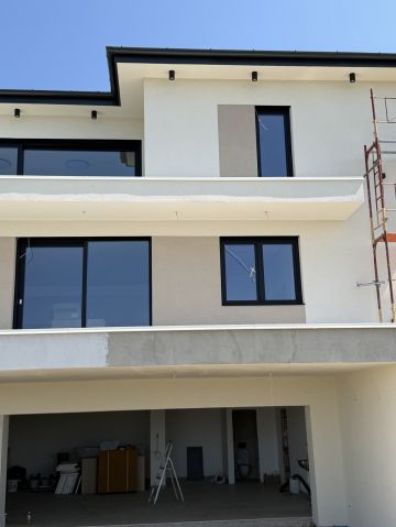 csaladi_hazak-eger__kekfrankos-img4829.jpg